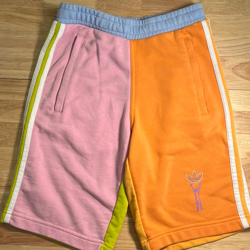 ADIDAS Originals Love Unites UNISEX Blocked Multicolor Shorts Size X-Small